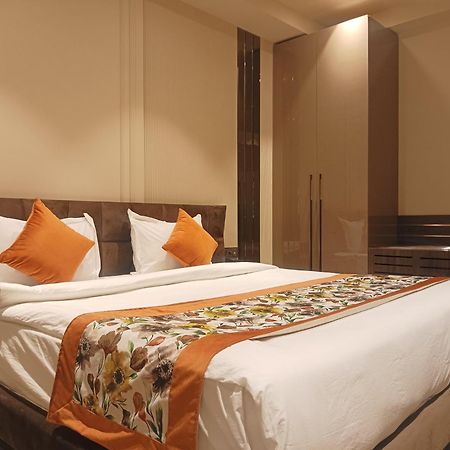 Hotel Cullinan By Qotel Janakpuri Delhi  Bagian luar foto