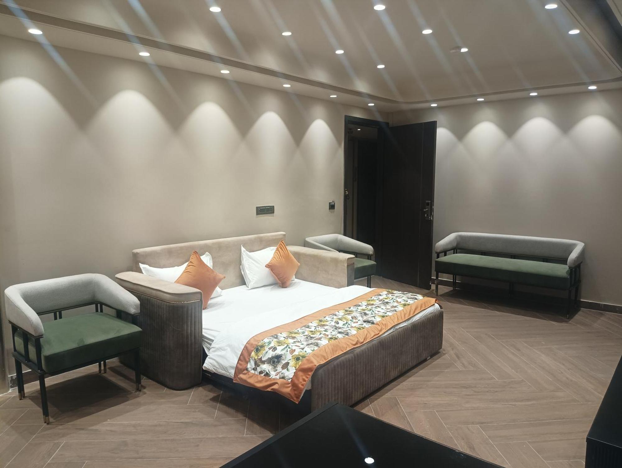 Hotel Cullinan By Qotel Janakpuri Delhi  Bagian luar foto