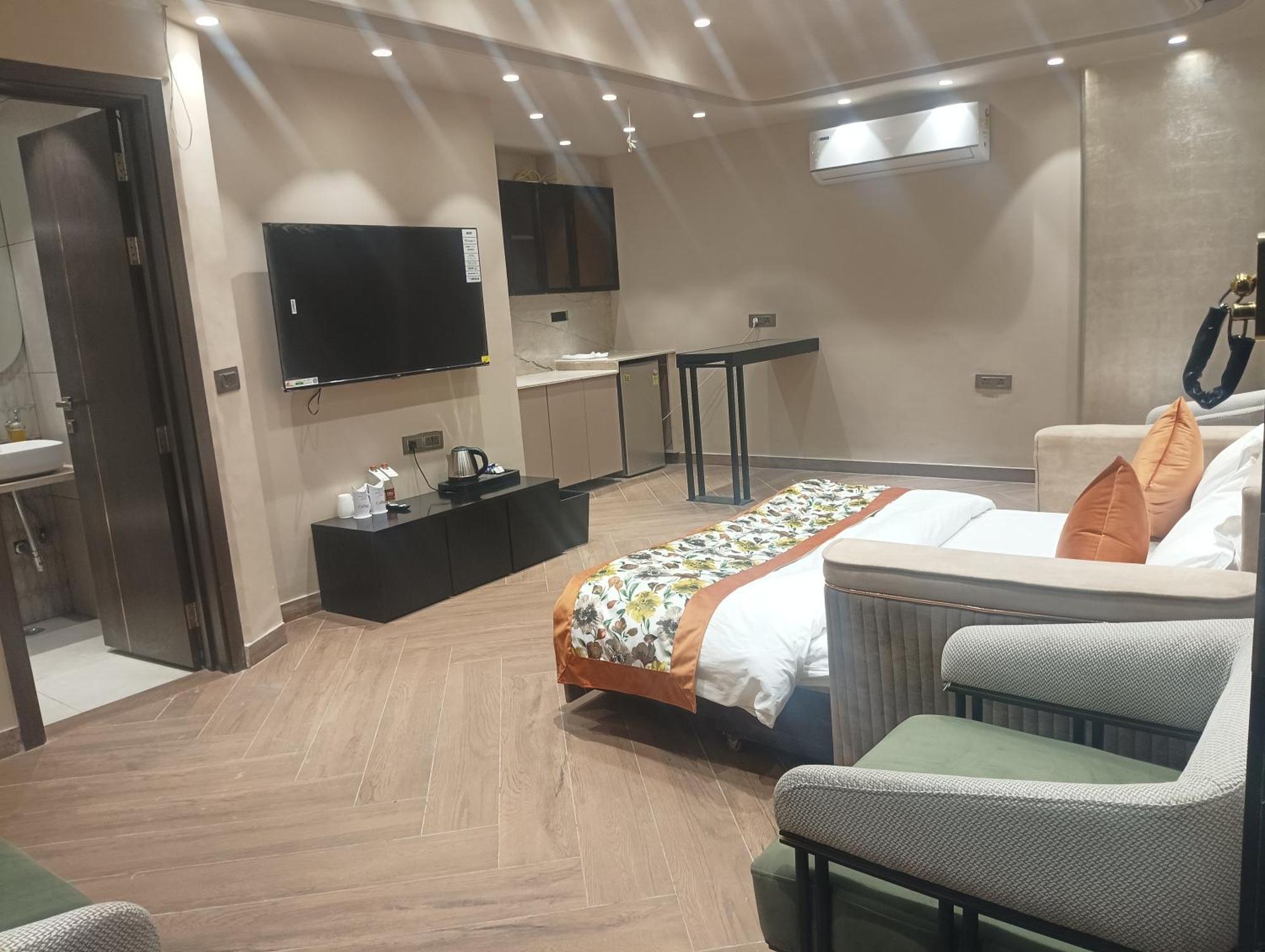 Hotel Cullinan By Qotel Janakpuri Delhi  Bagian luar foto