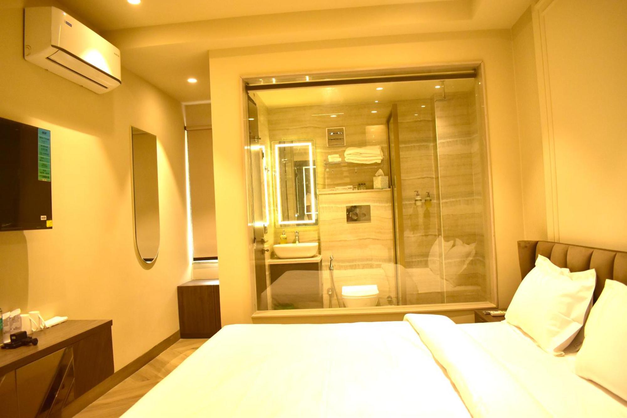 Hotel Cullinan By Qotel Janakpuri Delhi  Bagian luar foto