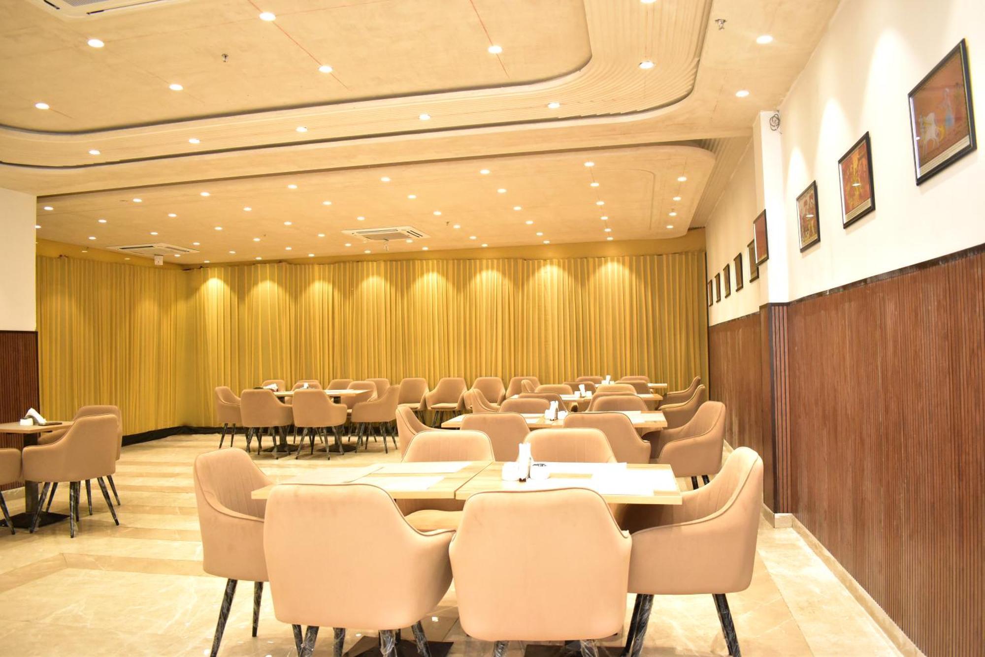 Hotel Cullinan By Qotel Janakpuri Delhi  Bagian luar foto