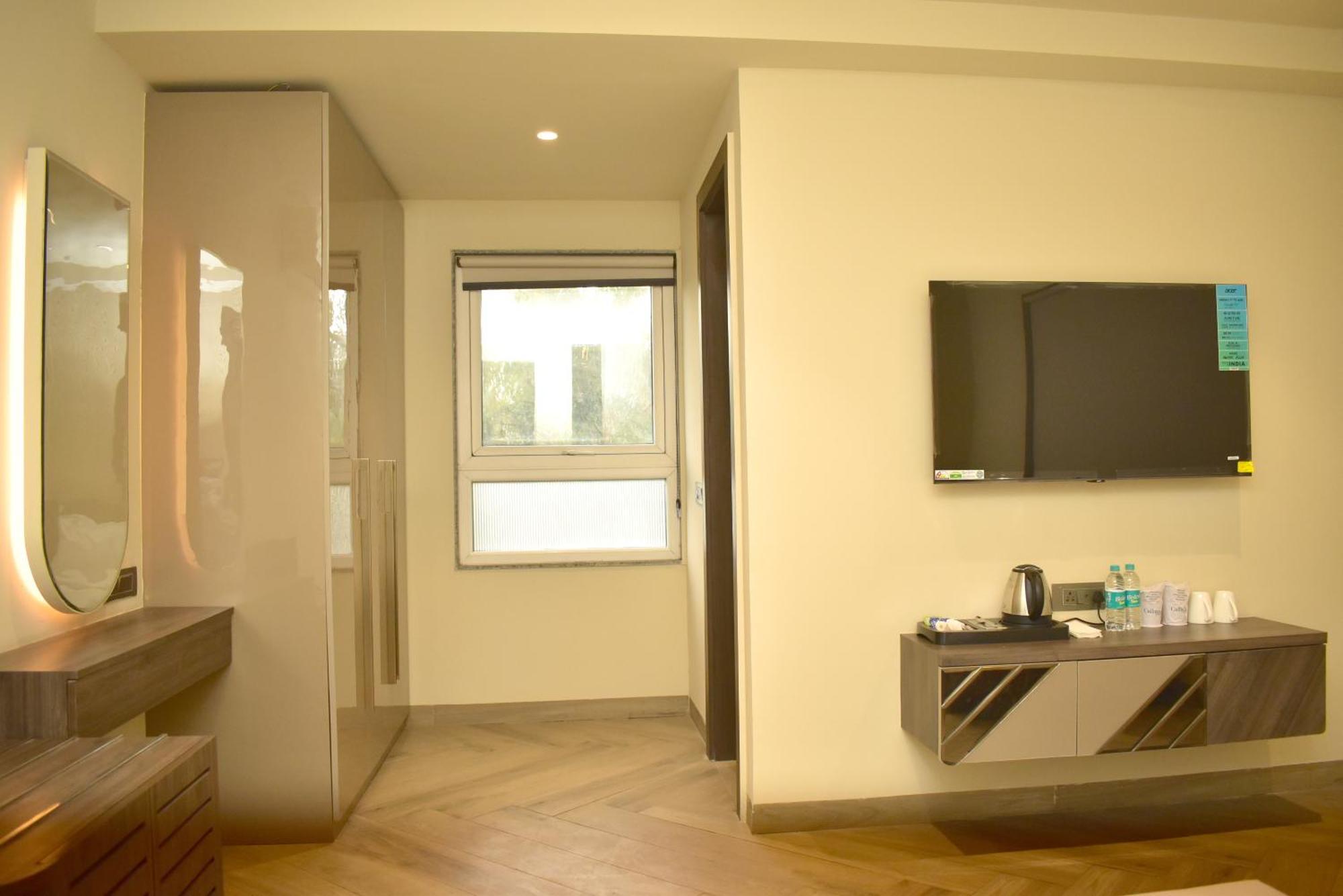 Hotel Cullinan By Qotel Janakpuri Delhi  Bagian luar foto