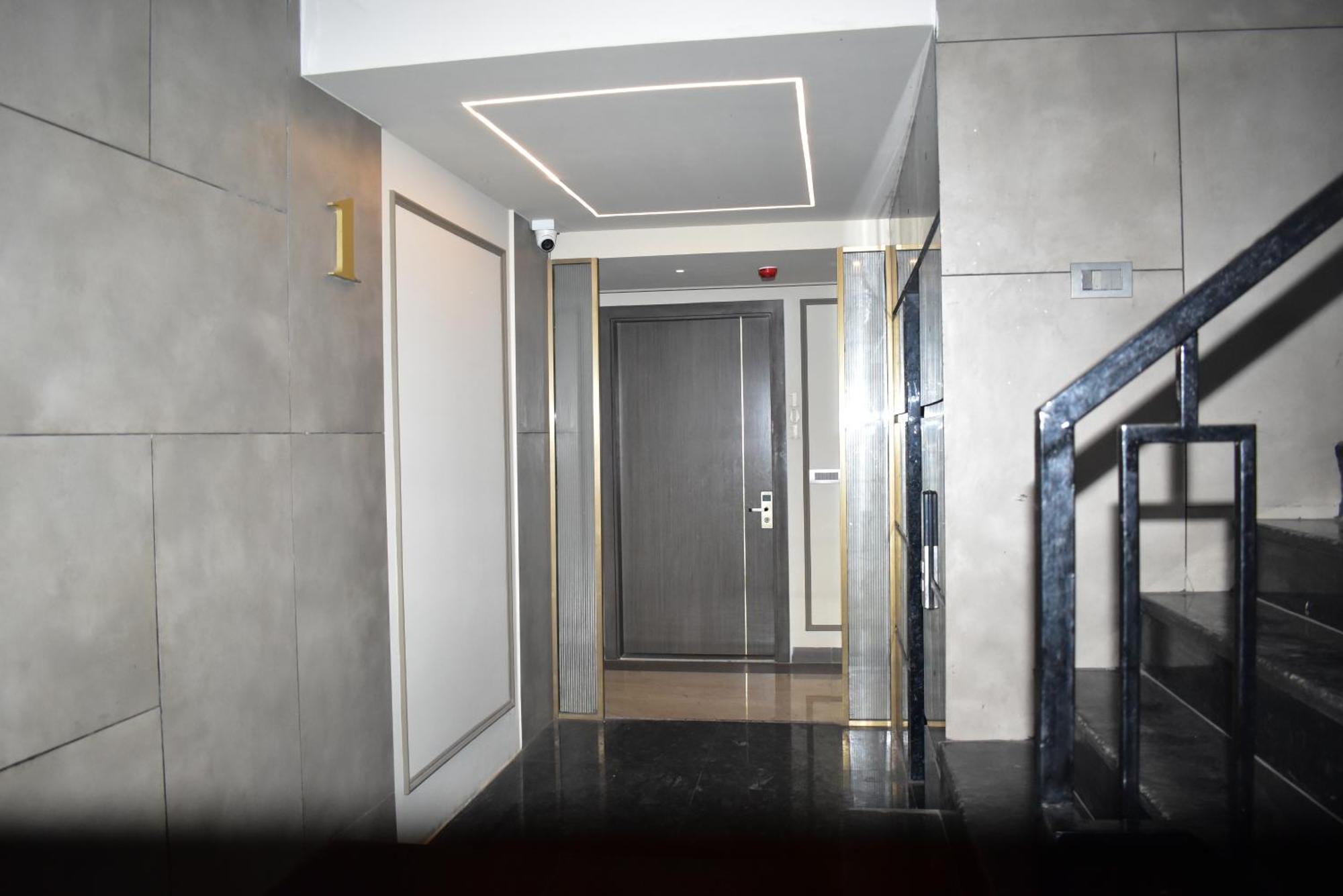 Hotel Cullinan By Qotel Janakpuri Delhi  Bagian luar foto
