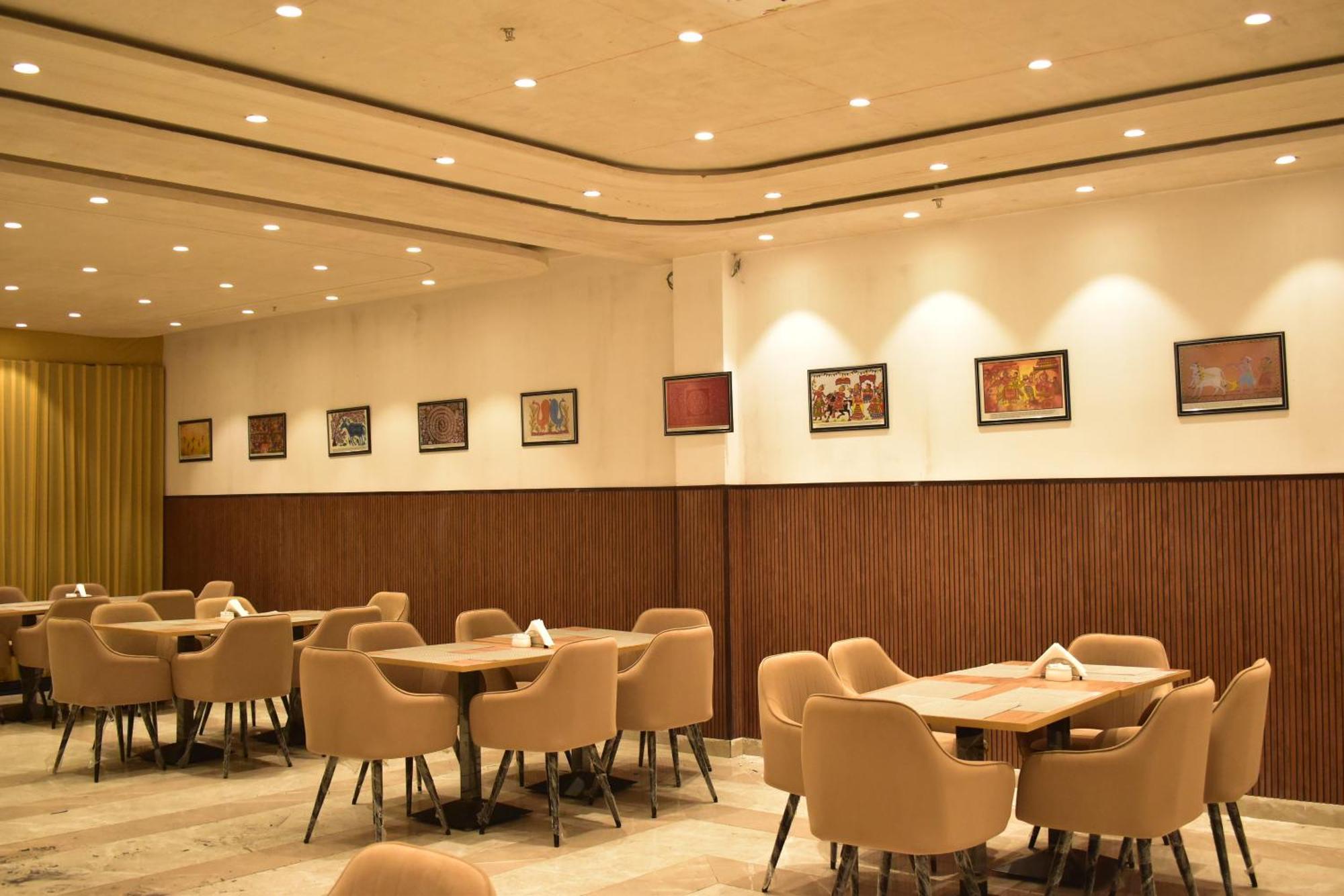 Hotel Cullinan By Qotel Janakpuri Delhi  Bagian luar foto